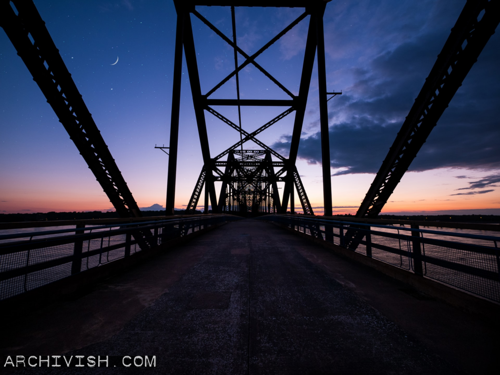 Route 66 crosses the Mississippi river in style, on the Chain of Rocks bridge