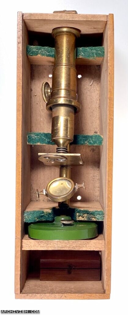 Brass telescope from the English toy factory Nicoltoys