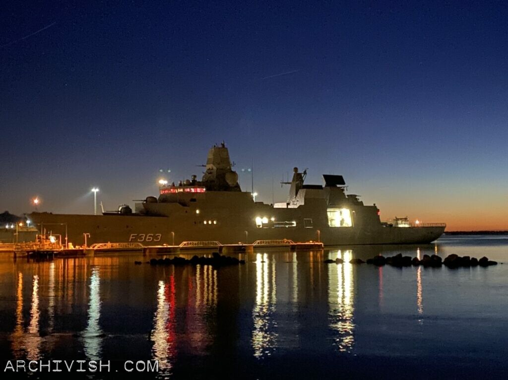 The frigate Niels Juhl in the port of Rønne