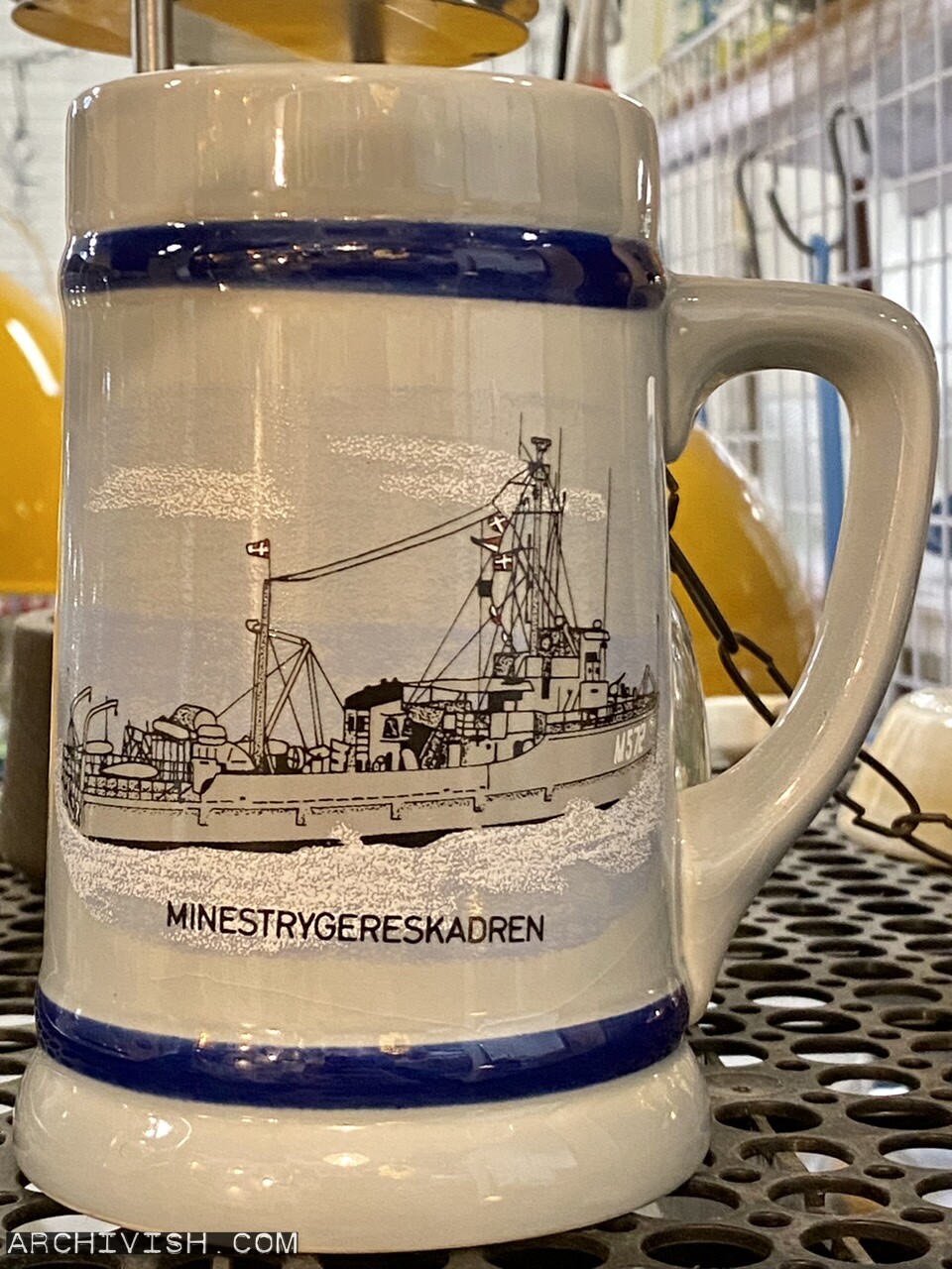 Søholm mugs with military insignia